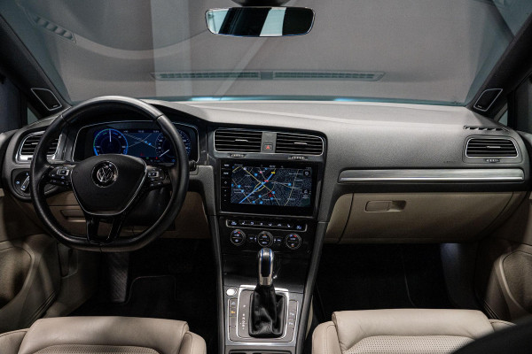 Volkswagen e-Golf *Warmtepomp / Dynaudio / Keyless / Sportstoelen / Lederen bekleding*