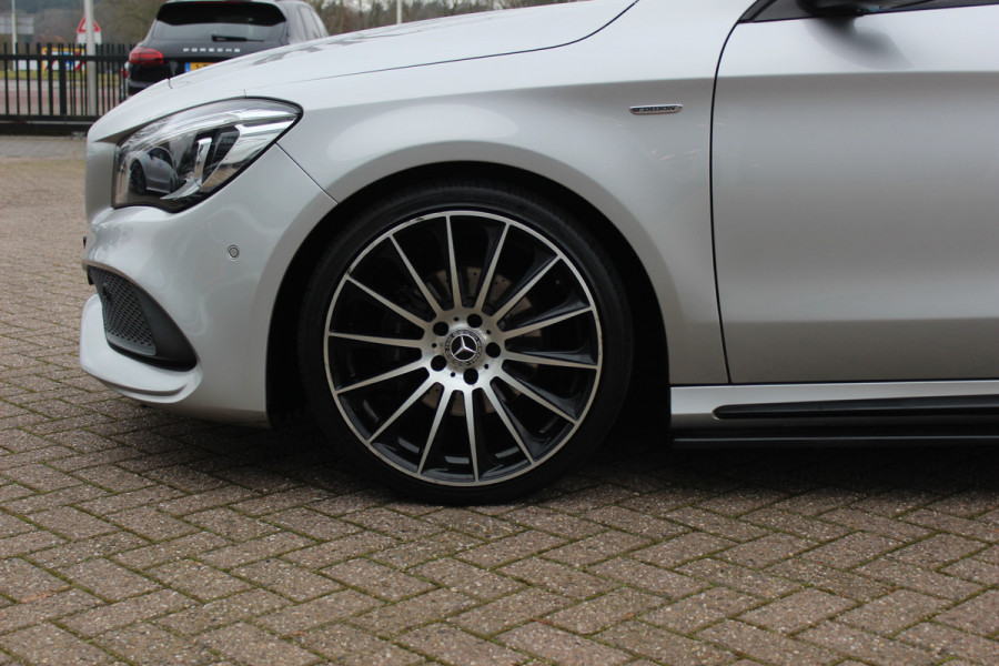 Mercedes-Benz CLA-Klasse 180 WhiteArt Edition / Panoramadak / Camera / Leder&Alcantara / 19'' / Keyless / Navigatie / Stoelverwarming / Cruise Control