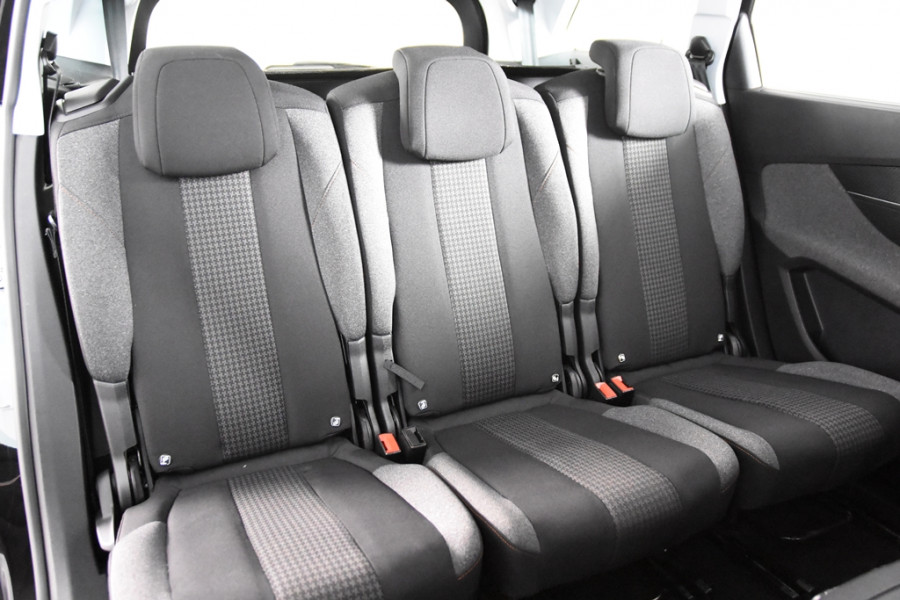 Peugeot 5008 Active 130 *Navigatie*Trekhaak*Park Assist*Carplay*