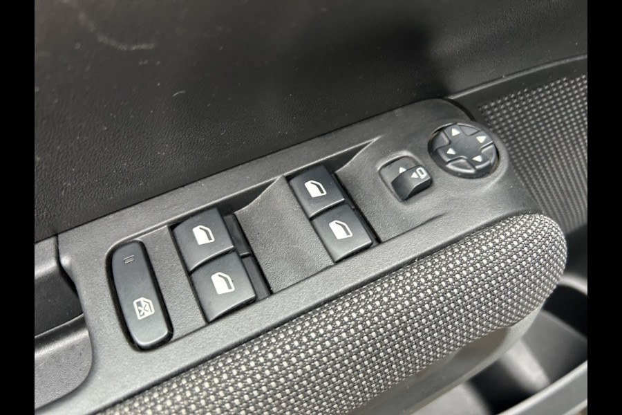 Citroën C3 Aircross 1.2 110pk Feel Navi, Carplay, PDC, Clima