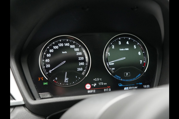BMW X2 xDrive25e M Sport Plug In Hybrid 220pk Dealer O.H. PHEV | Panodak | Adaptive Cruise | Head Up | Camera | Harman & Kardon | Lederen Sportstoelen Memory & Verwarmd | Sfeerverlichting | Apple Carplay | Keyless | Navigatie | DAB | 19"L.M |