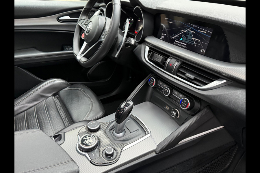 Alfa Romeo Stelvio 2.0 T AWD B-Tech l Pano l VDOH l Volleder l Camera l ACC l