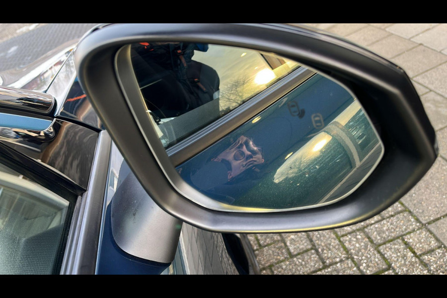 Lynk & Co 01 1.5 | 261 pk | PHEV | 360 Camera | Adaptieve Cruise | Elek. Achterklep | Panorama dak | Stoelverwarming | 1.800kg Trekgewicht