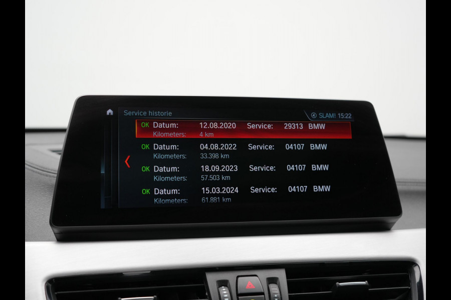 BMW X2 xDrive25e M Sport Plug In Hybrid 220pk Dealer O.H. PHEV | Panodak | Adaptive Cruise | Head Up | Camera | Harman & Kardon | Lederen Sportstoelen Memory & Verwarmd | Sfeerverlichting | Apple Carplay | Keyless | Navigatie | DAB | 19"L.M |