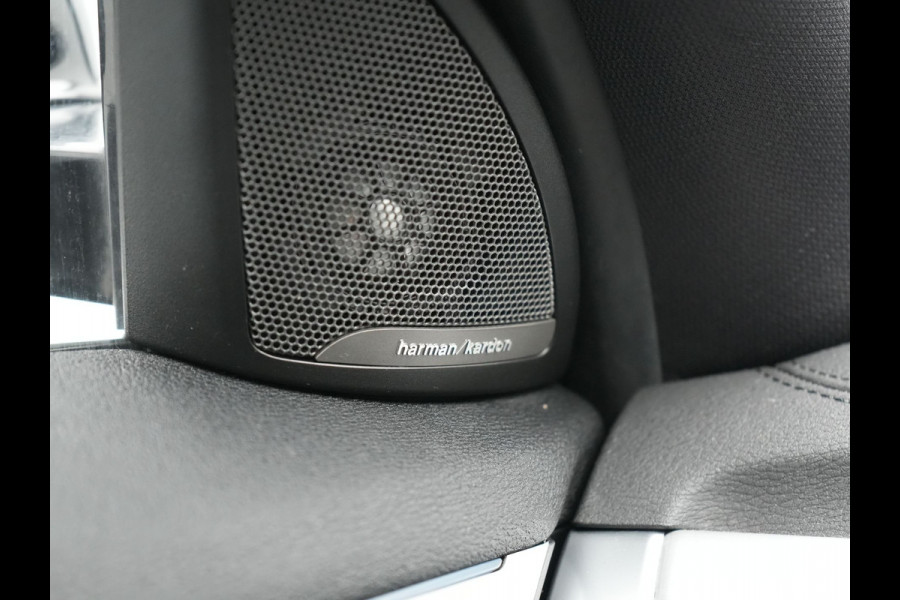 BMW X2 xDrive25e M Sport Plug In Hybrid 220pk Dealer O.H. PHEV | Panodak | Adaptive Cruise | Head Up | Camera | Harman & Kardon | Lederen Sportstoelen Memory & Verwarmd | Sfeerverlichting | Apple Carplay | Keyless | Navigatie | DAB | 19"L.M |