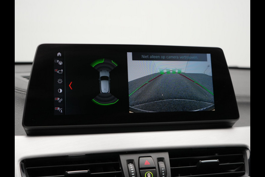 BMW X2 xDrive25e M Sport Plug In Hybrid 220pk Dealer O.H. PHEV | Panodak | Adaptive Cruise | Head Up | Camera | Harman & Kardon | Lederen Sportstoelen Memory & Verwarmd | Sfeerverlichting | Apple Carplay | Keyless | Navigatie | DAB | 19"L.M |
