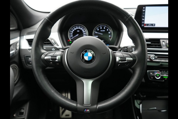 BMW X2 xDrive25e M Sport Plug In Hybrid 220pk Dealer O.H. PHEV | Panodak | Adaptive Cruise | Head Up | Camera | Harman & Kardon | Lederen Sportstoelen Memory & Verwarmd | Sfeerverlichting | Apple Carplay | Keyless | Navigatie | DAB | 19"L.M |