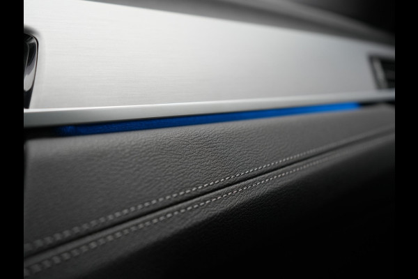 BMW X2 xDrive25e M Sport Plug In Hybrid 220pk Dealer O.H. PHEV | Panodak | Adaptive Cruise | Head Up | Camera | Harman & Kardon | Lederen Sportstoelen Memory & Verwarmd | Sfeerverlichting | Apple Carplay | Keyless | Navigatie | DAB | 19"L.M |