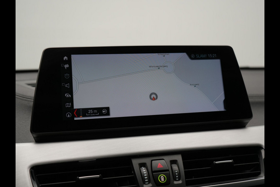 BMW X2 xDrive25e M Sport Plug In Hybrid 220pk Dealer O.H. PHEV | Panodak | Adaptive Cruise | Head Up | Camera | Harman & Kardon | Lederen Sportstoelen Memory & Verwarmd | Sfeerverlichting | Apple Carplay | Keyless | Navigatie | DAB | 19"L.M |