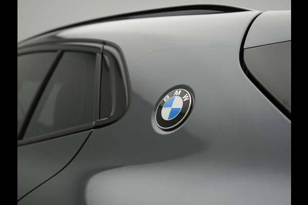 BMW X2 xDrive25e M Sport Plug In Hybrid 220pk Dealer O.H. PHEV | Panodak | Adaptive Cruise | Head Up | Camera | Harman & Kardon | Lederen Sportstoelen Memory & Verwarmd | Sfeerverlichting | Apple Carplay | Keyless | Navigatie | DAB | 19"L.M |