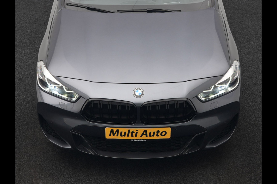 BMW X2 xDrive25e M Sport Plug In Hybrid 220pk Dealer O.H. PHEV | Panodak | Adaptive Cruise | Head Up | Camera | Harman & Kardon | Lederen Sportstoelen Memory & Verwarmd | Sfeerverlichting | Apple Carplay | Keyless | Navigatie | DAB | 19"L.M |