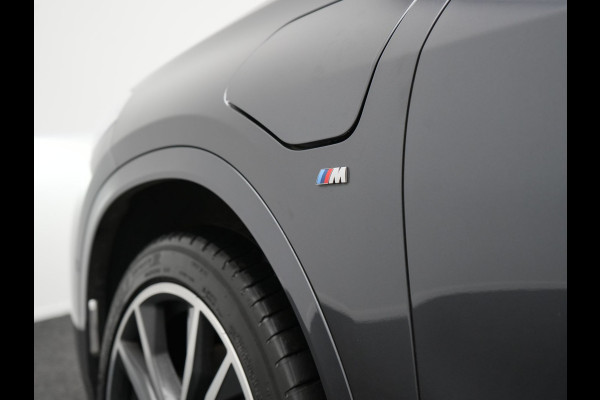 BMW X2 xDrive25e M Sport Plug In Hybrid 220pk Dealer O.H. PHEV | Panodak | Adaptive Cruise | Head Up | Camera | Harman & Kardon | Lederen Sportstoelen Memory & Verwarmd | Sfeerverlichting | Apple Carplay | Keyless | Navigatie | DAB | 19"L.M |