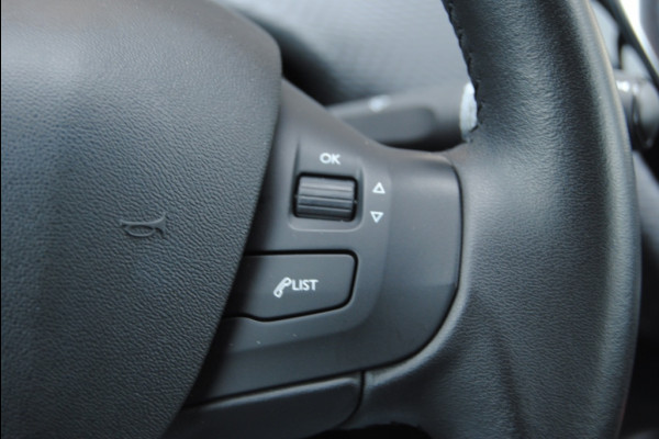 Peugeot 2008 1.2 PureT. Blue Lion | NAV | Apple Carplay | Cruise | Automaat