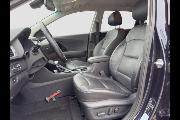 Kia Niro 1.6 GDi Hybrid ExecutiveLine Automaat | Stoelverwarming & Koeling | Navi | Cruise | Camera | Elektrische Stoelen | Trekhaak | Sensoren |