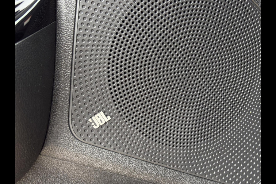 Kia Niro 1.6 GDi Hybrid ExecutiveLine Automaat | Stoelverwarming & Koeling | Navi | Cruise | Camera | Elektrische Stoelen | Trekhaak | Sensoren |