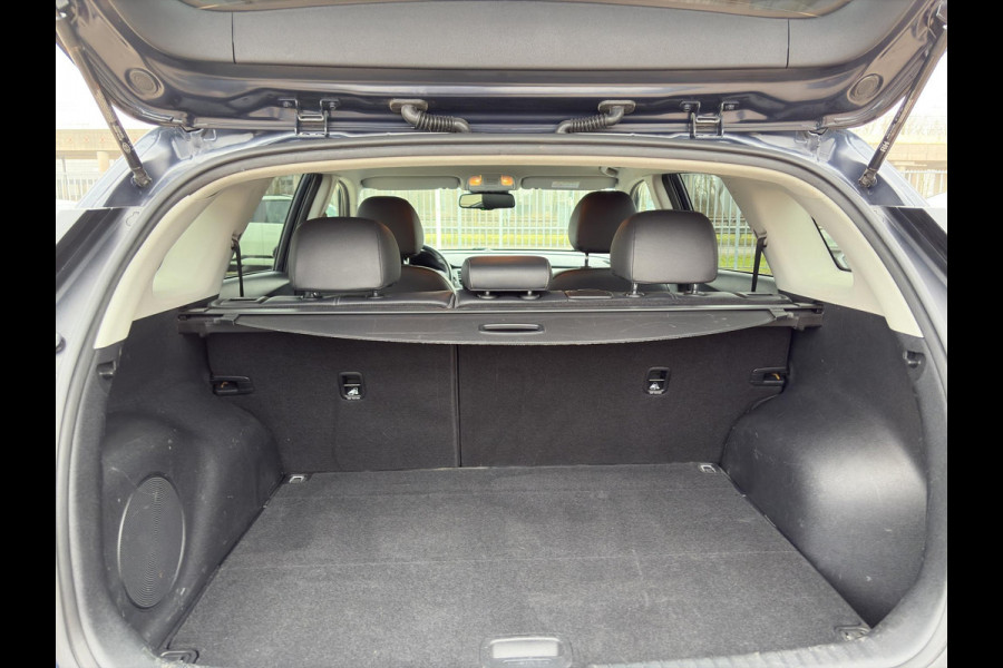 Kia Niro 1.6 GDi Hybrid ExecutiveLine Automaat | Stoelverwarming & Koeling | Navi | Cruise | Camera | Elektrische Stoelen | Trekhaak | Sensoren |