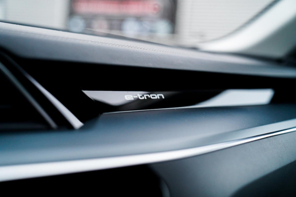 Audi e-tron Sportback 55 quattro S edition 95 kWh | Headup | Stoelverkoeling | 360/3D Camera