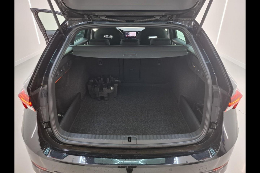 Škoda Octavia Combi 1.0 e-TSI Sport Business Trekhaak Navigatie Apple Carplay/ Android Auto Parkeersensoren Full led Virtual Cockpit Cruise control Climate control Lichtmetalen velgen Getinte ramen