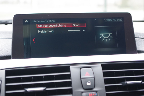 BMW 3 Serie Touring 318i Automaat M-Sport Edition, Panoramdak, LED, Sportstoelen, Leder