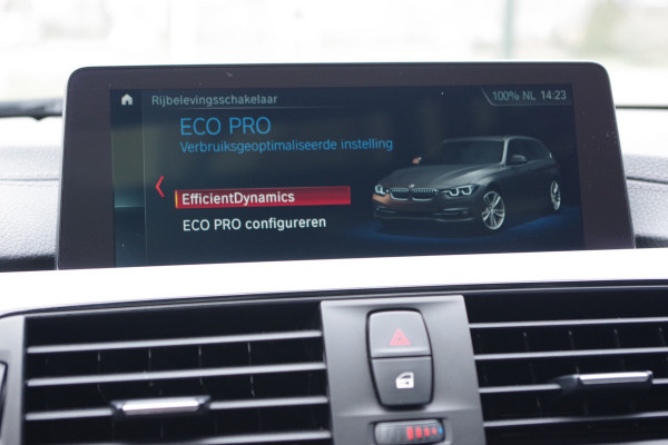 BMW 3 Serie Touring 318i Automaat M-Sport Edition, Panoramdak, LED, Sportstoelen, Leder