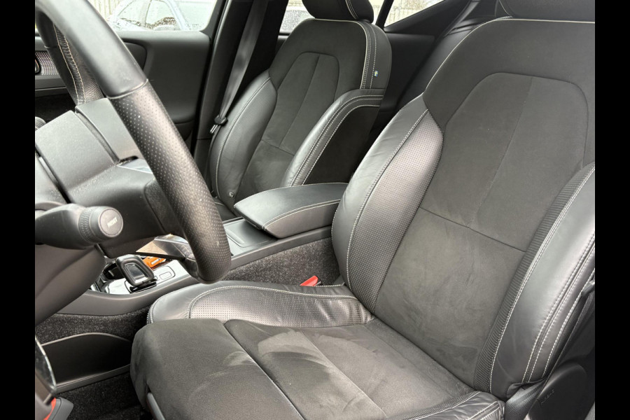 Volvo XC40 Recharge P8 AWD R-Design Two-Tone | Apple Carplay & AndroidAUTO | ACCU 89% |