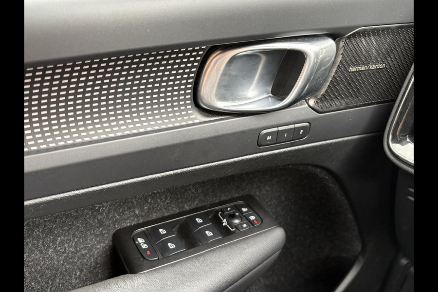 Volvo XC40 Recharge P8 AWD R-Design Two-Tone | Apple Carplay & AndroidAUTO | ACCU 89% |