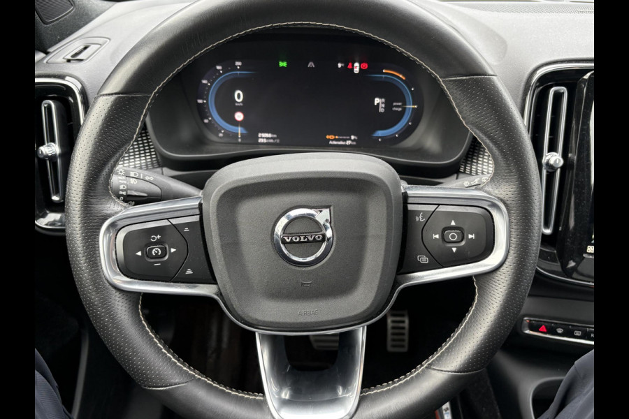 Volvo XC40 Recharge P8 AWD R-Design Two-Tone | Apple Carplay & AndroidAUTO | ACCU 89% |