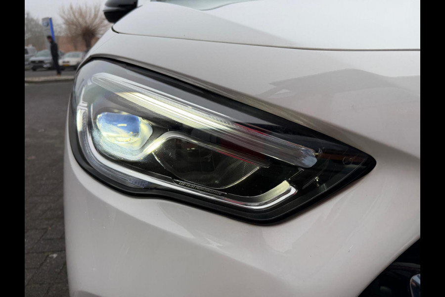 Mercedes-Benz GLA 250 e AMG Night Panorama