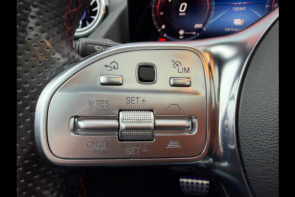 Mercedes-Benz GLA 250 e AMG Night Panorama