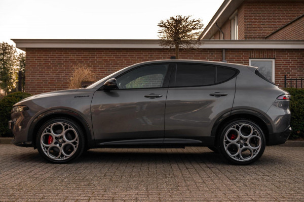 Alfa Romeo Tonale 1.5T Hybrid Edizione Speciale 131 PK Aut. Keyless Matrix LED Camera Sfeerverl. 20''