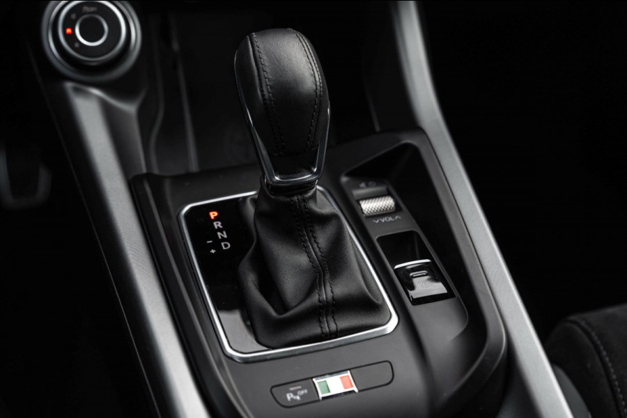 Alfa Romeo Tonale 1.5T Hybrid Edizione Speciale 131 PK Aut. Keyless Matrix LED Camera Sfeerverl. 20''