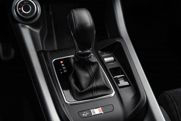 Alfa Romeo Tonale 1.5T Hybrid Edizione Speciale 131 PK Aut. Keyless Matrix LED Camera Sfeerverl. 20''
