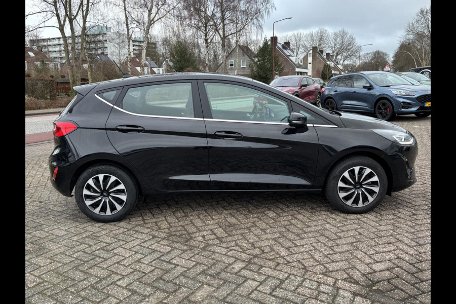 Ford Fiesta 1.0 EcoBoost Hybrid Titanium 125pk | Cruise Control | Parkeersensoren achter | Apple Carplay/Android auto | Navigatie | Climate control