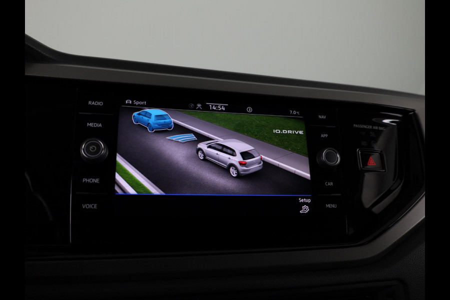 Volkswagen Polo 1.0 TSI Comfortline Business 95 pk | Navigatie | Parkeersensoren | Achteruitrijcamera | Adaptieve cruise control | Apple Carplay/Android Auto |