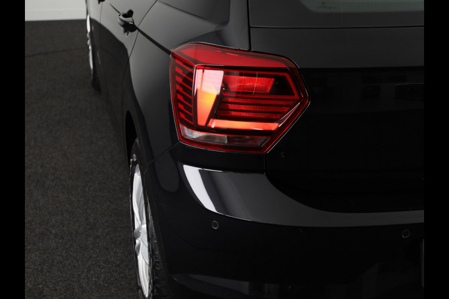 Volkswagen Polo 1.0 TSI Comfortline Business 95 pk | Navigatie | Parkeersensoren | Achteruitrijcamera | Adaptieve cruise control | Apple Carplay/Android Auto |