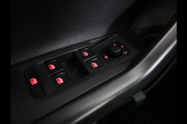 Volkswagen Polo 1.0 TSI Comfortline Business 95 pk | Navigatie | Parkeersensoren | Achteruitrijcamera | Adaptieve cruise control | Apple Carplay/Android Auto |