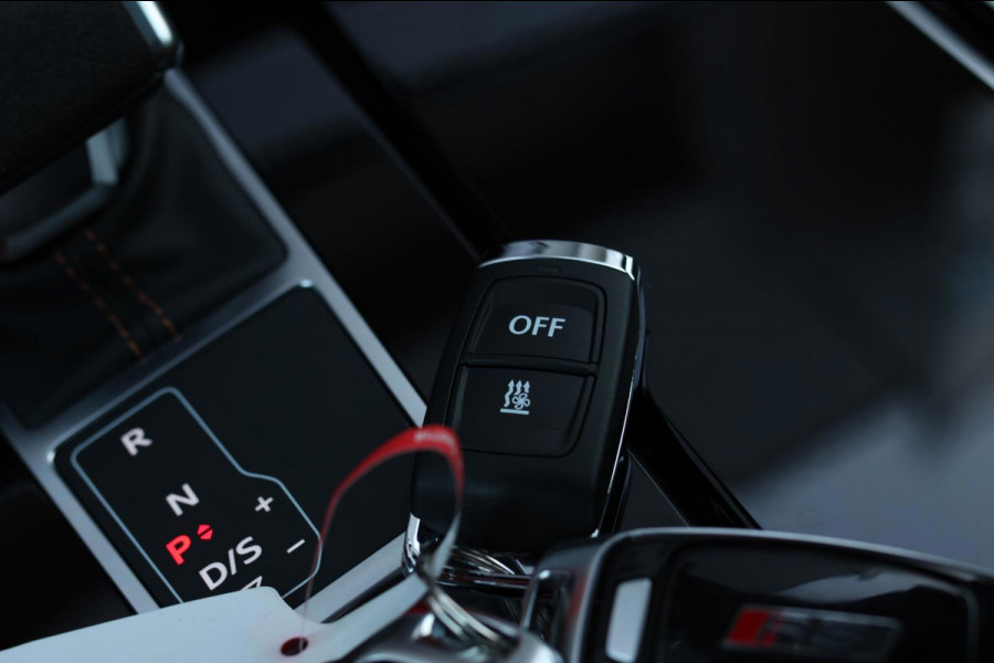 Audi RS6 TFSI Quattro *Keramisch*Carbon*Pano*Indiviual kleur*B&O*