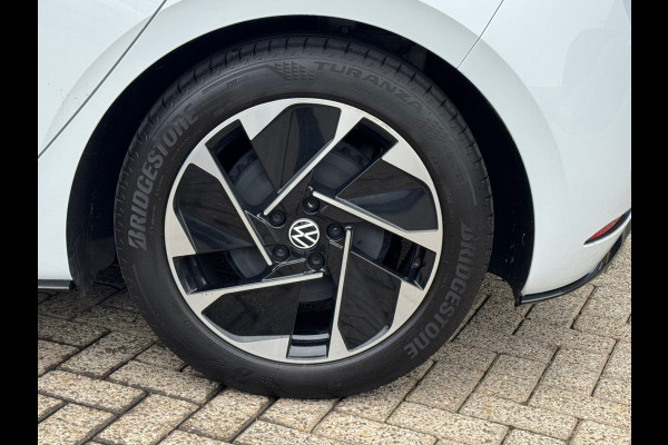 Volkswagen ID.3 First Black Edition 58 kWh * SoH 89% * Steunhaak * Navigatie * Parkeersensoren * Adaptieve Cruise *