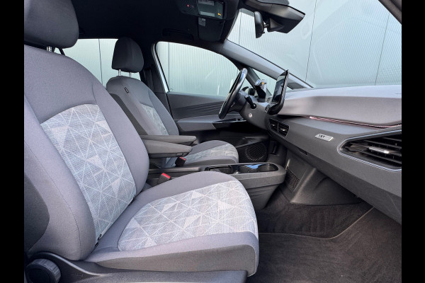 Volkswagen ID.3 First Black Edition 58 kWh * SoH 89% * Steunhaak * Navigatie * Parkeersensoren * Adaptieve Cruise *