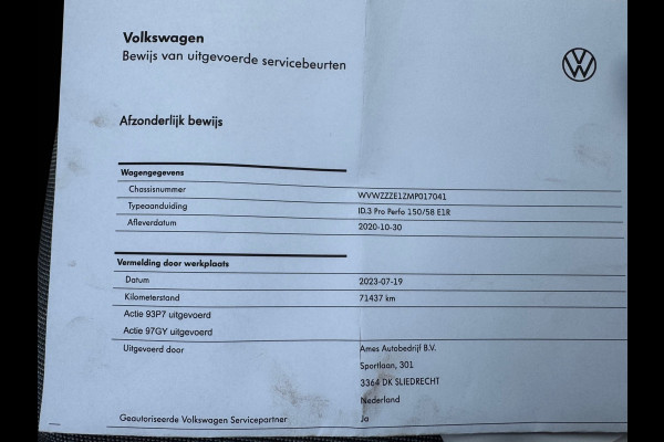 Volkswagen ID.3 First Black Edition 58 kWh * SoH 89% * Steunhaak * Navigatie * Parkeersensoren * Adaptieve Cruise *
