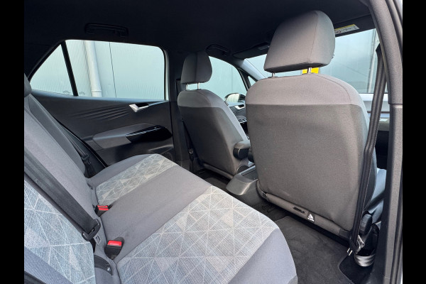 Volkswagen ID.3 First Black Edition 58 kWh * SoH 89% * Steunhaak * Navigatie * Parkeersensoren * Adaptieve Cruise *