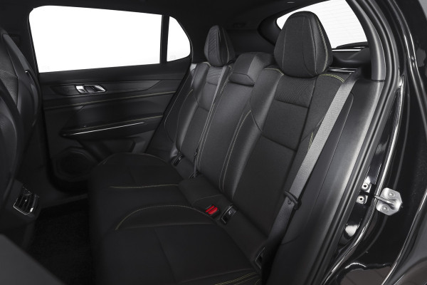 Lynk & Co 01 1.5 Core - Automaat Orig. NL | Dig. Cockpit | Adapt. Cruise | Stoelverw. | PDC | Camera | NAV + App. Connect | ECC | DAB | LM 19" |