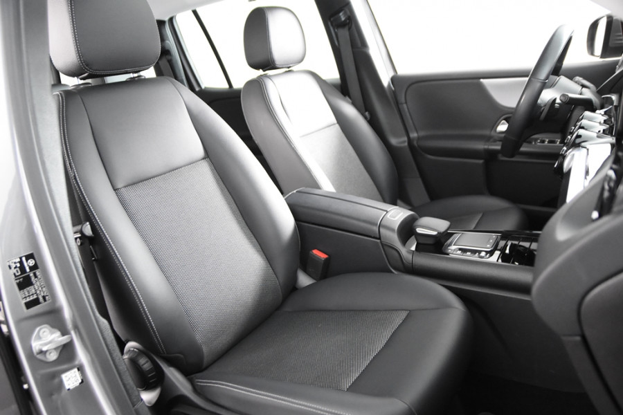 Mercedes-Benz Glb 180 *1ste eigenaar*Panoramadak*Stoelverwarming*Carplay*