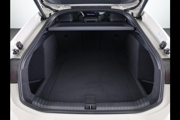 Audi A6 Sportback e-tron S edition 83 kWh | Winterpakket | Privacy glas | LM velgen 21" | Leder interieur | Remzadels rood |