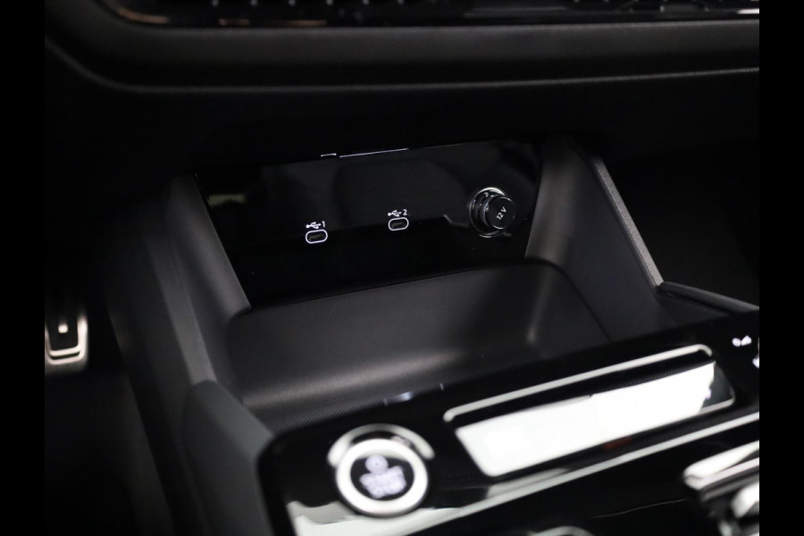 Audi A6 Sportback e-tron S edition 83 kWh | Winterpakket | Privacy glas | LM velgen 21" | Leder interieur | Remzadels rood |