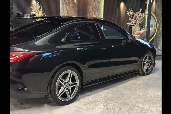 Mercedes-Benz CLA-Klasse 180 AMG|PANO|SFEER|BOMVOL!