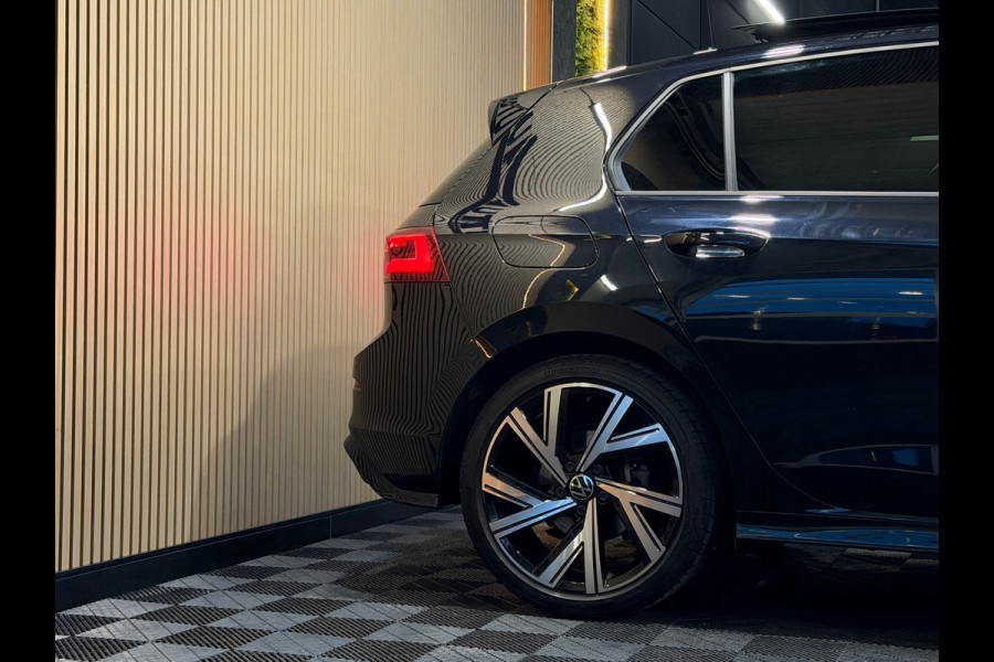 Volkswagen Golf 1.5 eTSI |3x R-LINE|VIRTUAL|PANO| IQ LIGHTS|ACC|NIGHTPAKKET|SFEERVERLICHTING|CAMERA|CARPLAY|DEALERONDERHOUDEN|VOL!
