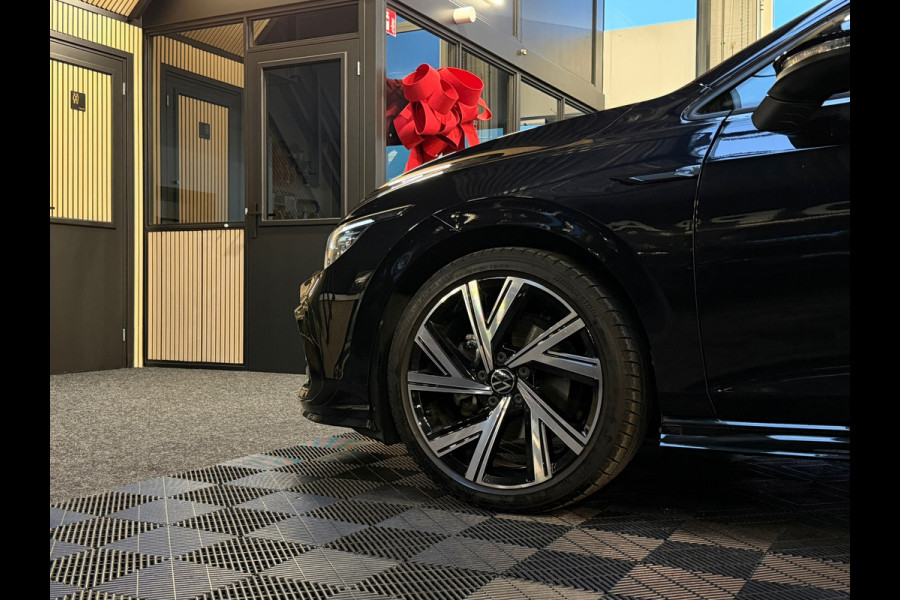 Volkswagen Golf 1.5 eTSI |3x R-LINE|VIRTUAL|PANO| IQ LIGHTS|ACC|NIGHTPAKKET|SFEERVERLICHTING|CAMERA|CARPLAY|DEALERONDERHOUDEN|VOL!