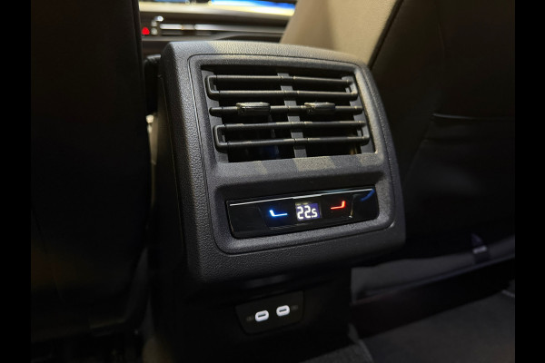 Volkswagen Golf 1.5 eTSI |3x R-LINE|VIRTUAL|PANO| IQ LIGHTS|ACC|NIGHTPAKKET|SFEERVERLICHTING|CAMERA|CARPLAY|DEALERONDERHOUDEN|VOL!