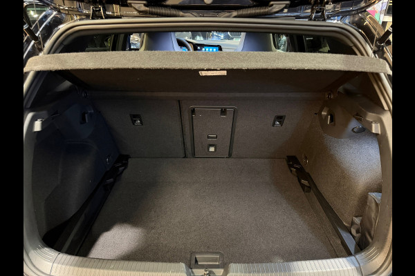 Volkswagen Golf 1.5 eTSI |3x R-LINE|VIRTUAL|PANO| IQ LIGHTS|ACC|NIGHTPAKKET|SFEERVERLICHTING|CAMERA|CARPLAY|DEALERONDERHOUDEN|VOL!